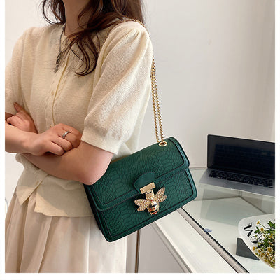 Fashionable Stylish Chain Shoulder Trendy Retro Messenger Bag