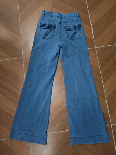 Slim Fit Elastic Mid-waist Slightly Flared Jeans