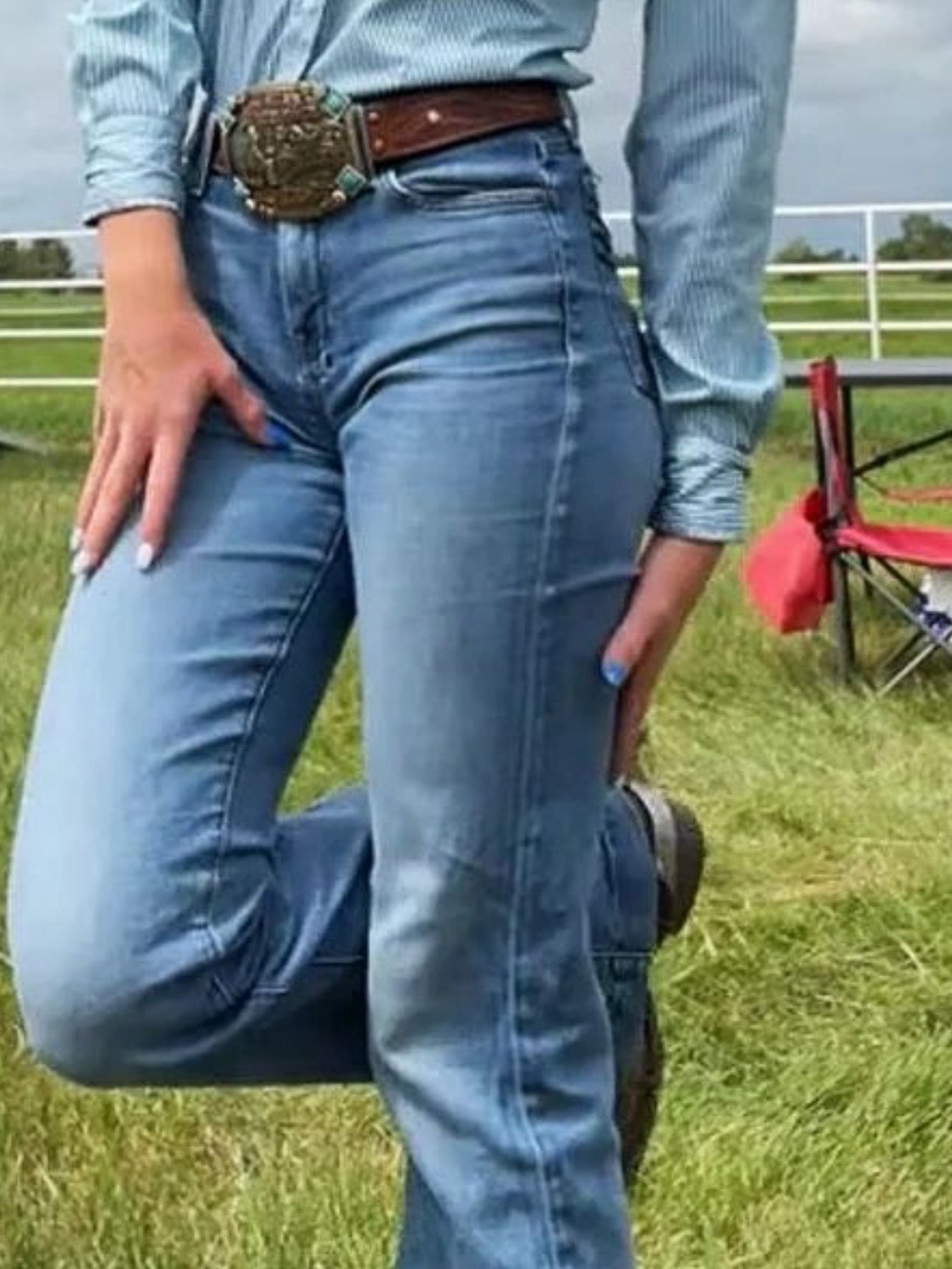 Slim Fit Elastic Mid-waist Slightly Flared Jeans